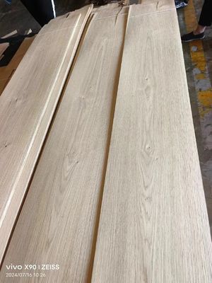 Beste Qualität Naturgeschnittenes Rustikaleichfurnierblatt zur Dekoration
