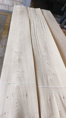 Beste Qualität Naturgeschnittenes Rustikaleichfurnierblatt zur Dekoration