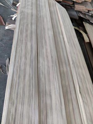 Natürliche Schnittfarbe Paldao Holz Viertelschnitt Veneer mit schwarzer Linie