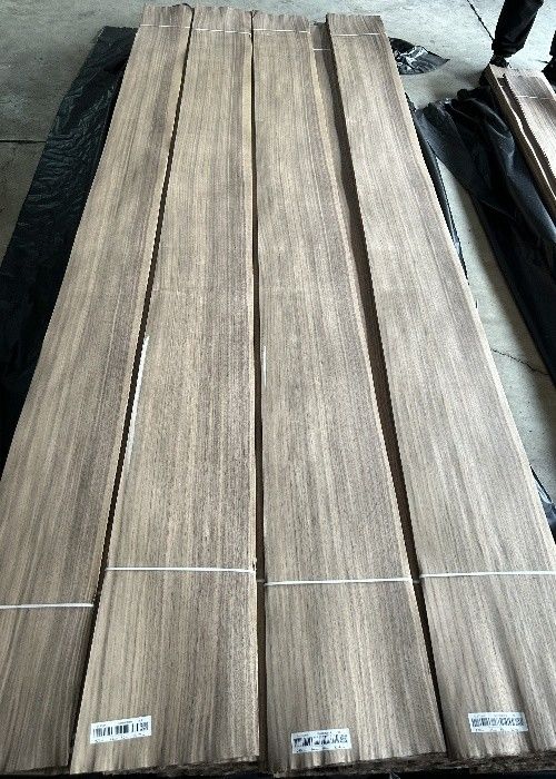 Natürliche amerikanische Walnussquarter Cut Veneer-Blatt mit 0,2 mm Dicke für Sperrholz